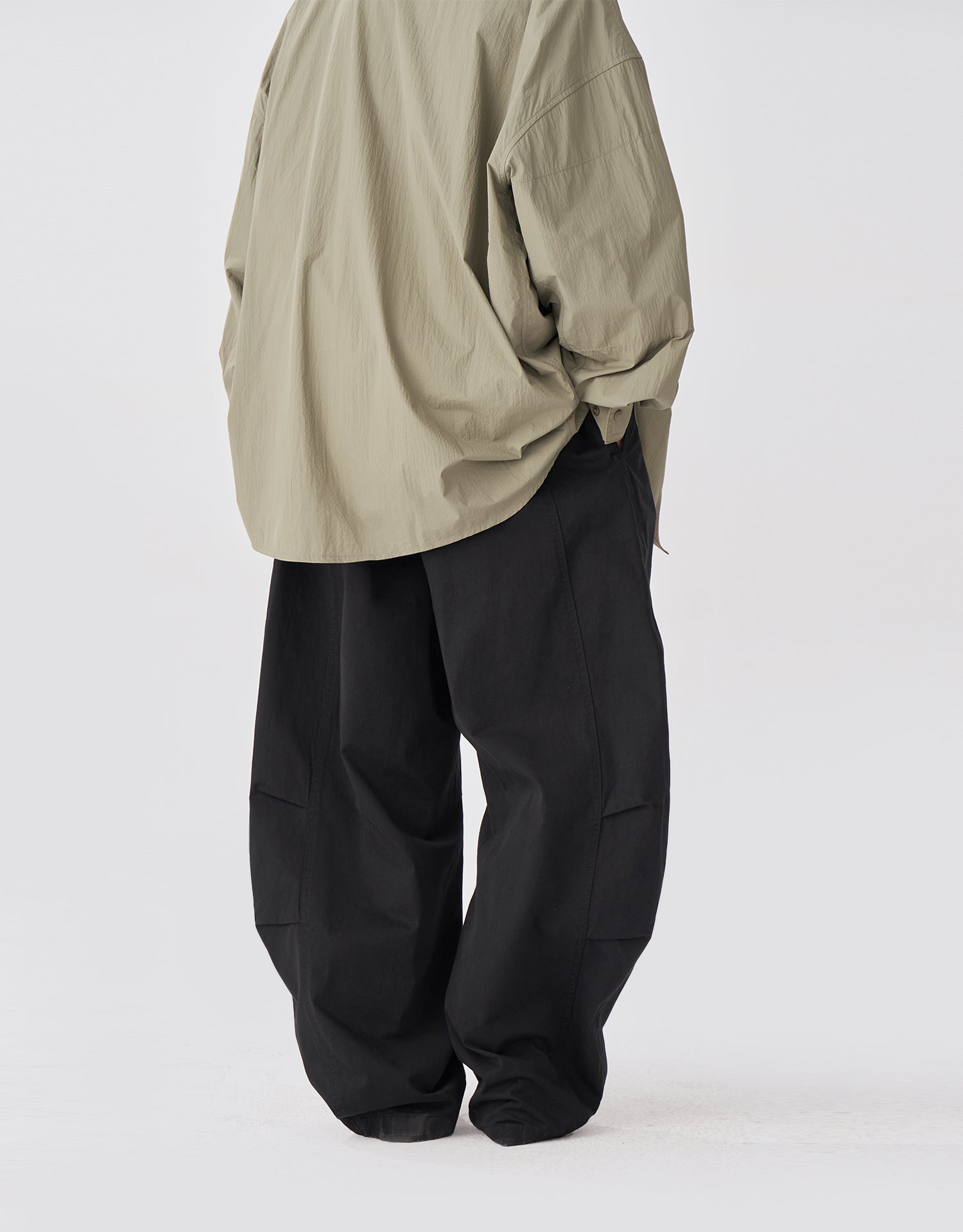 TopBasics Three Pockets Barrel Leg Pants