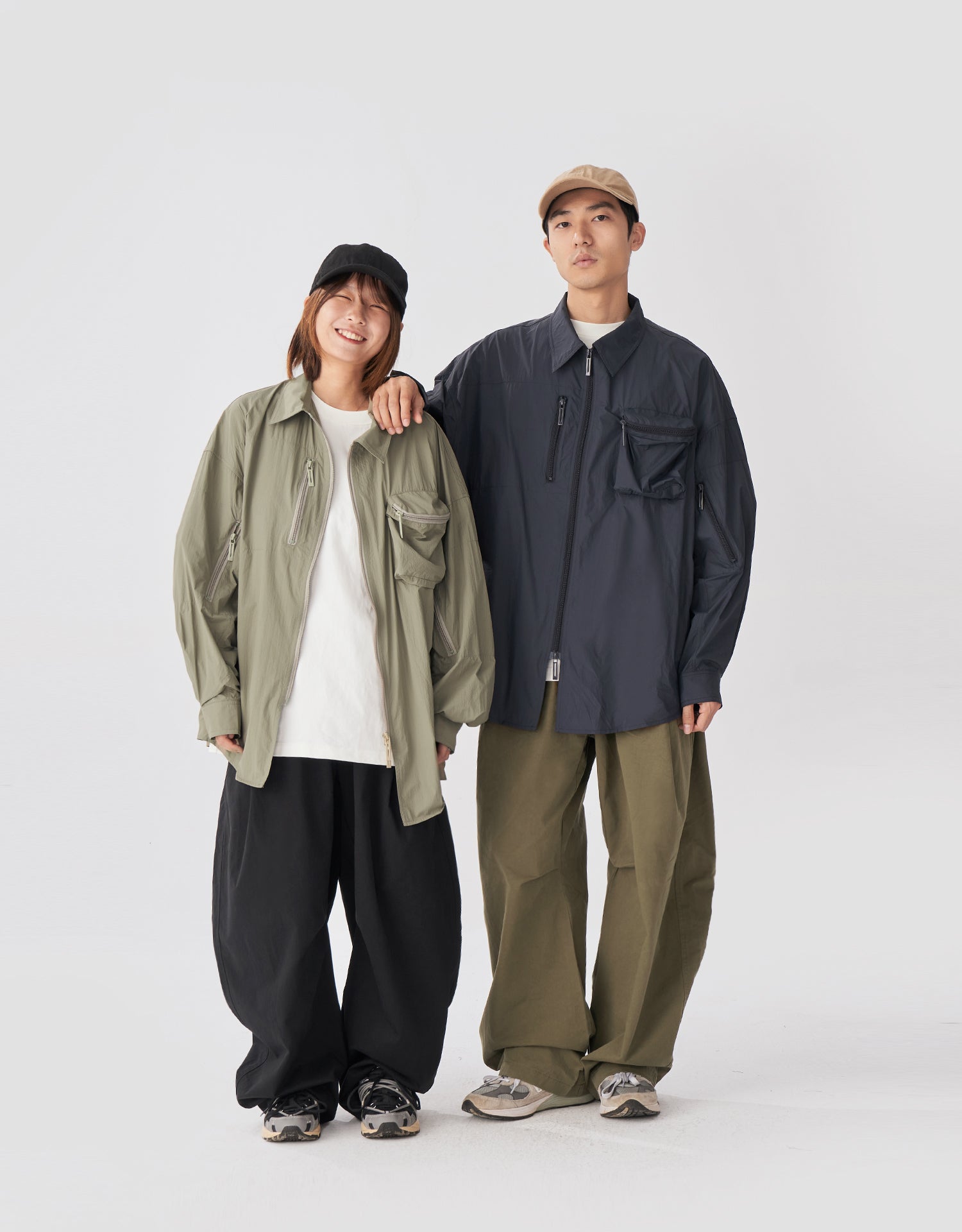 TopBasics Three Pockets Barrel Leg Pants