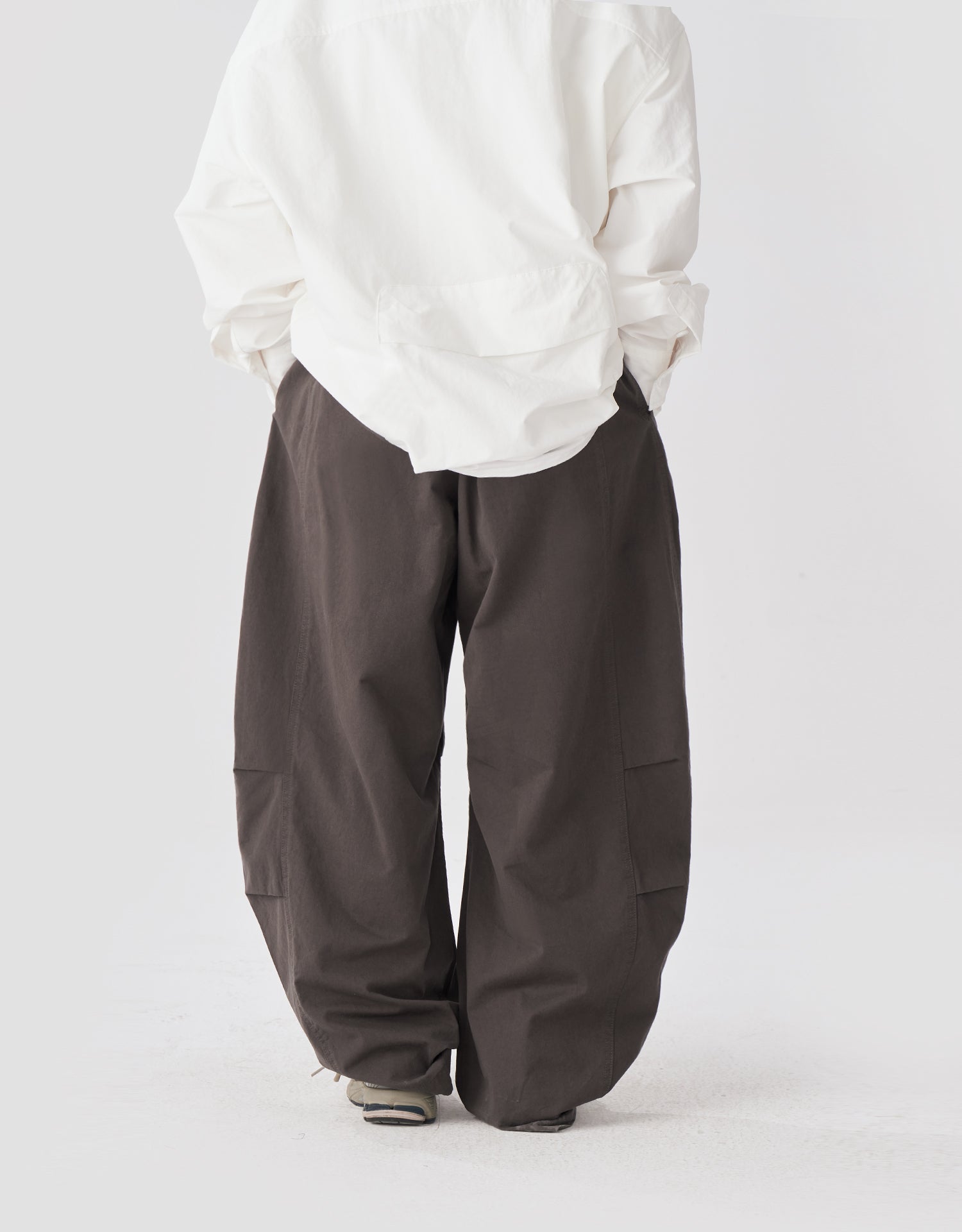 TopBasics Three Pockets Barrel Leg Pants