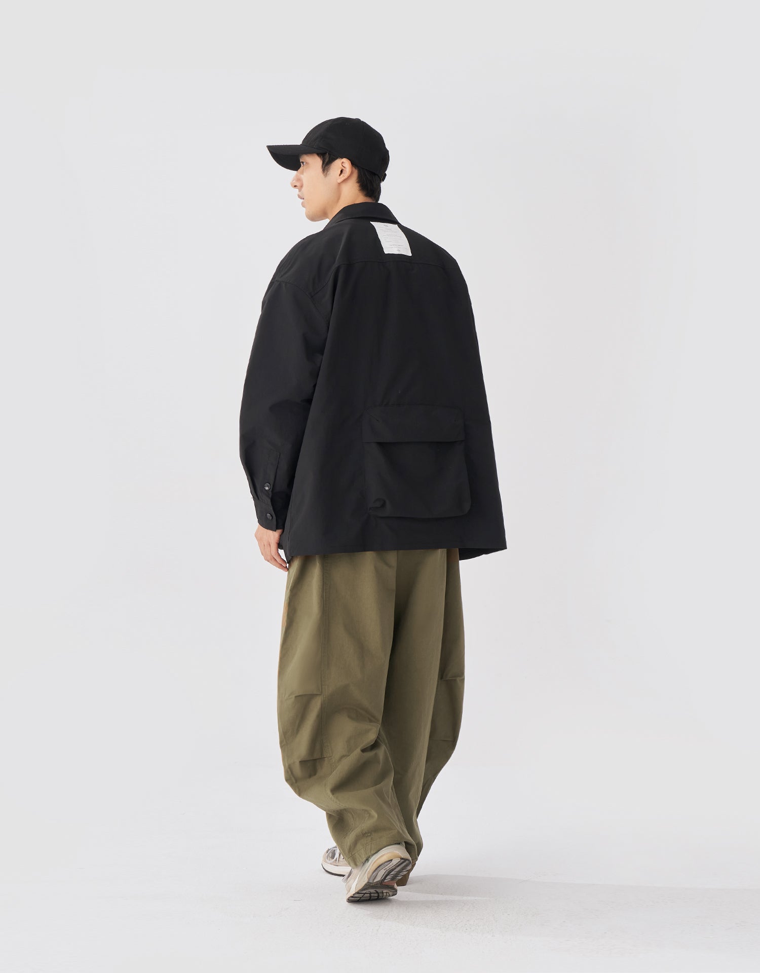 TopBasics Three Pockets Barrel Leg Pants