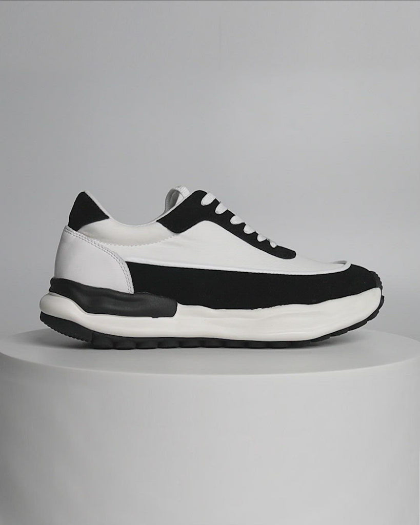 Color_BLACK | TopBasics Suede Running Shoes